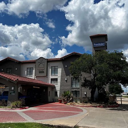 Travelodge By Wyndham Houston Cy-Fair Екстериор снимка