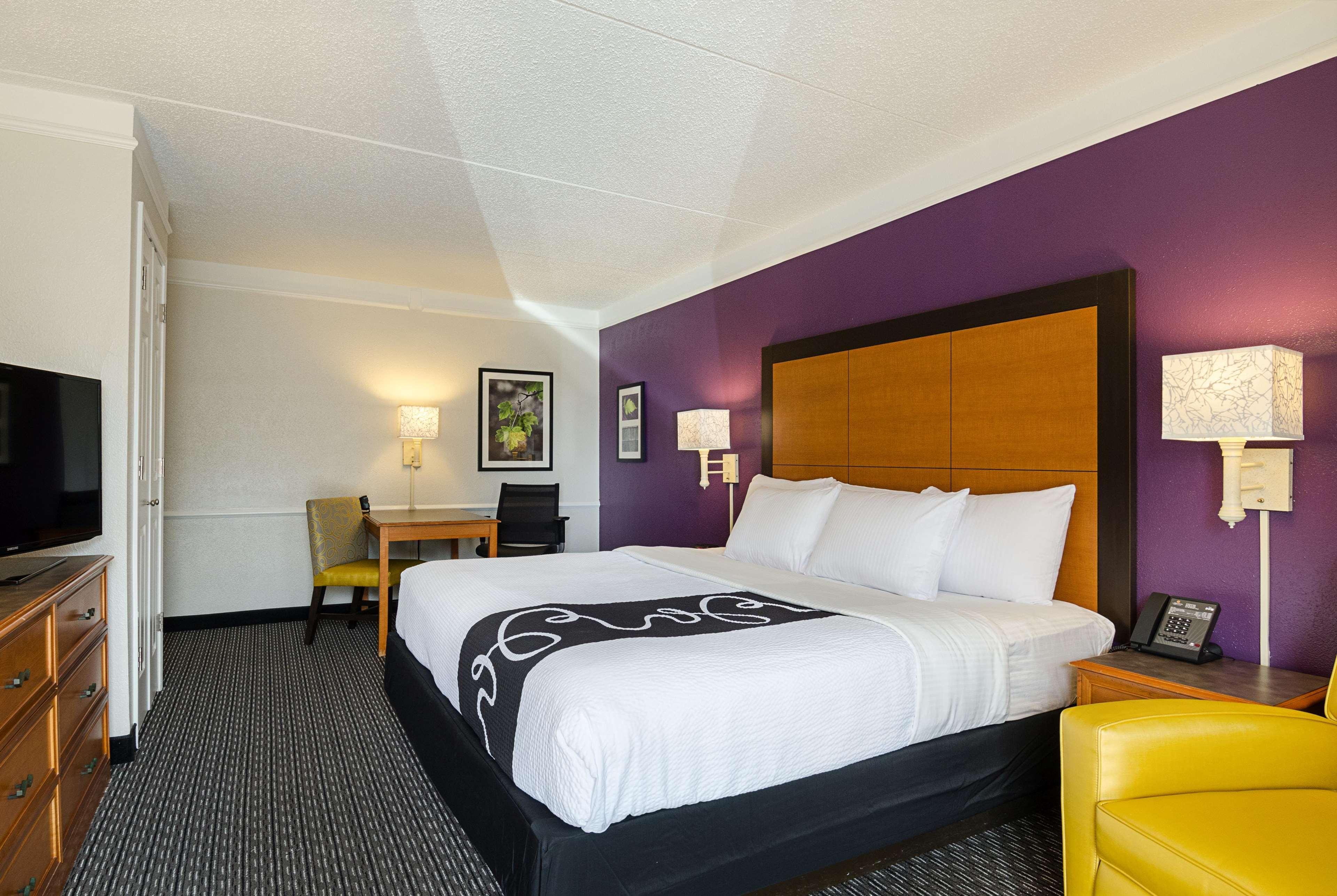 Travelodge By Wyndham Houston Cy-Fair Екстериор снимка
