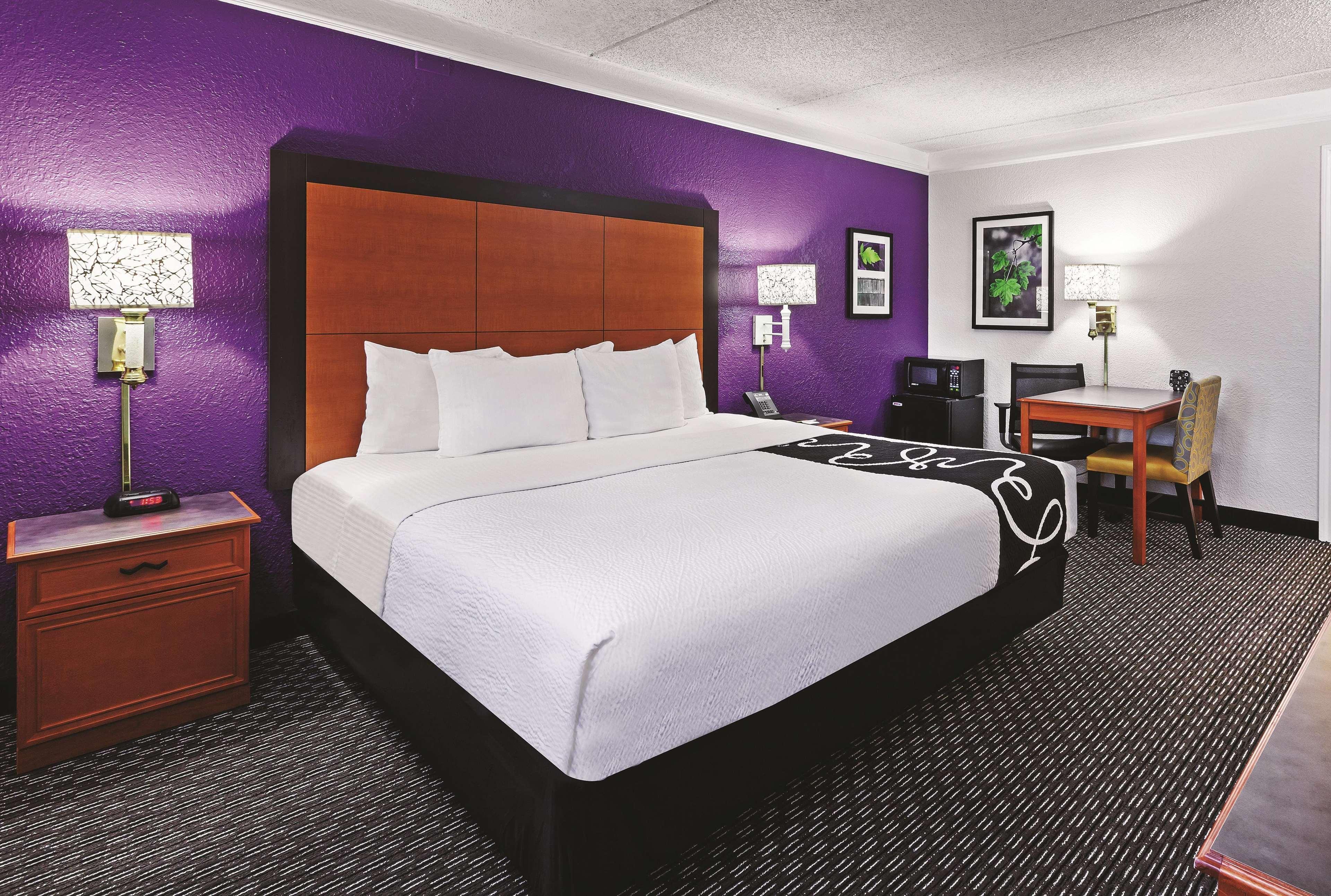 Travelodge By Wyndham Houston Cy-Fair Екстериор снимка