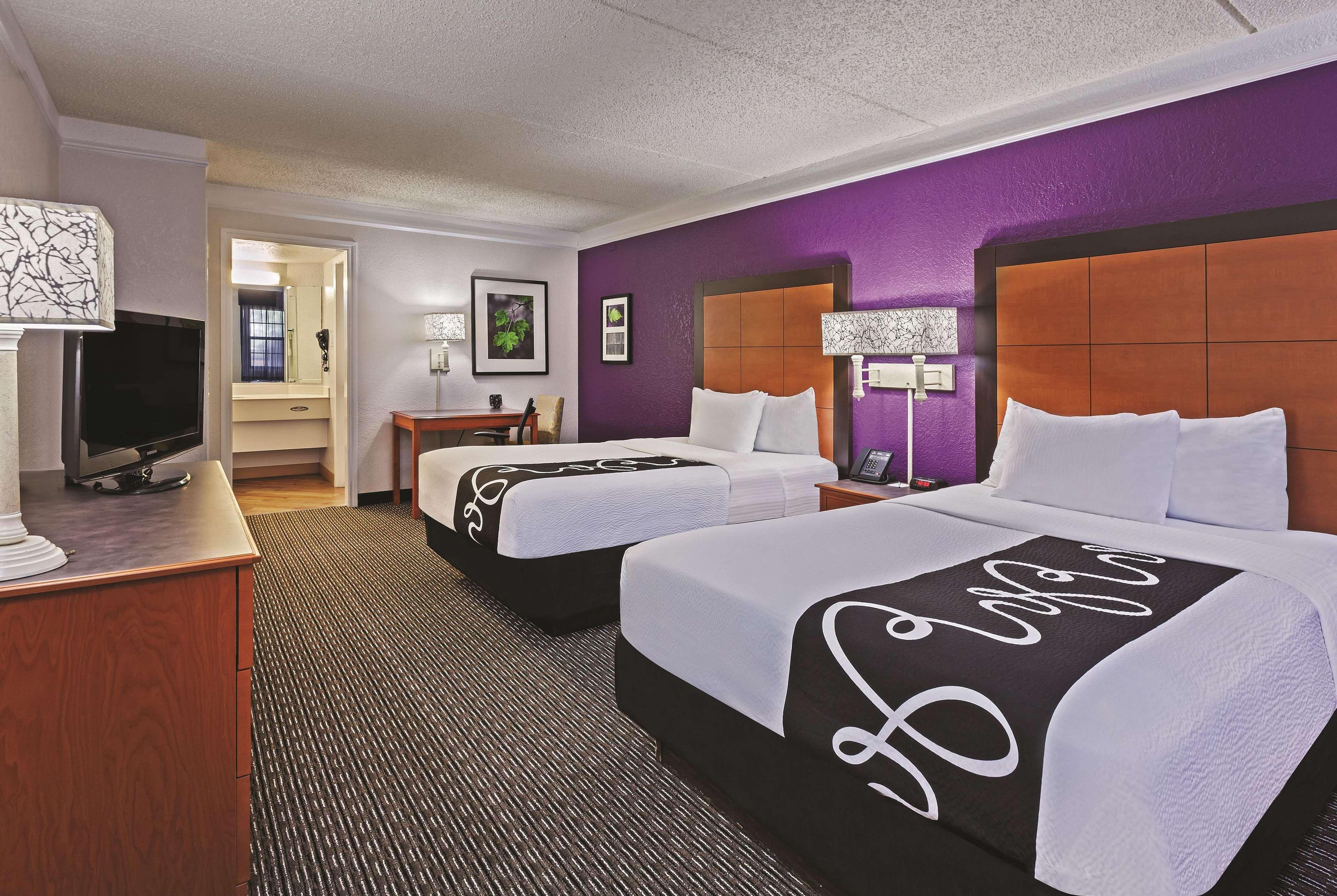 Travelodge By Wyndham Houston Cy-Fair Екстериор снимка