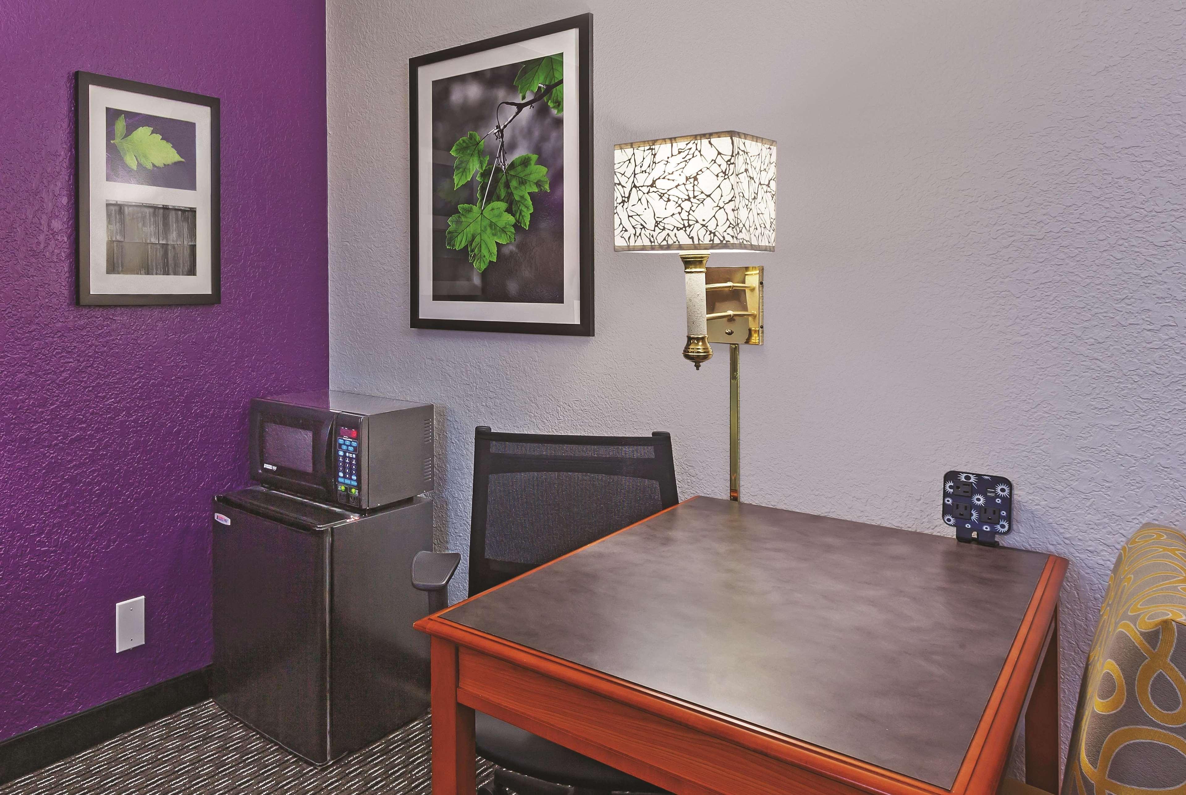 Travelodge By Wyndham Houston Cy-Fair Екстериор снимка
