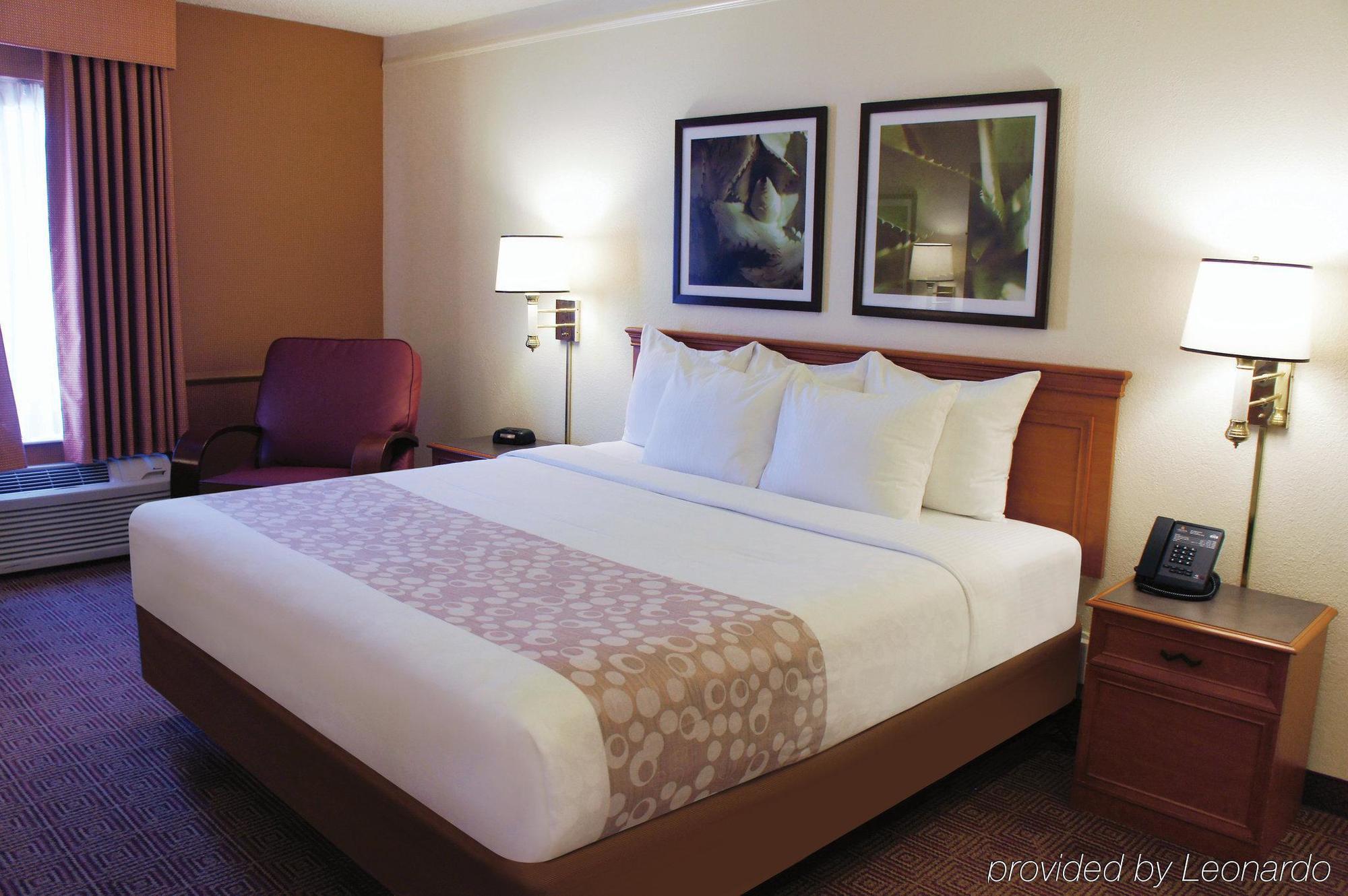 Travelodge By Wyndham Houston Cy-Fair Екстериор снимка