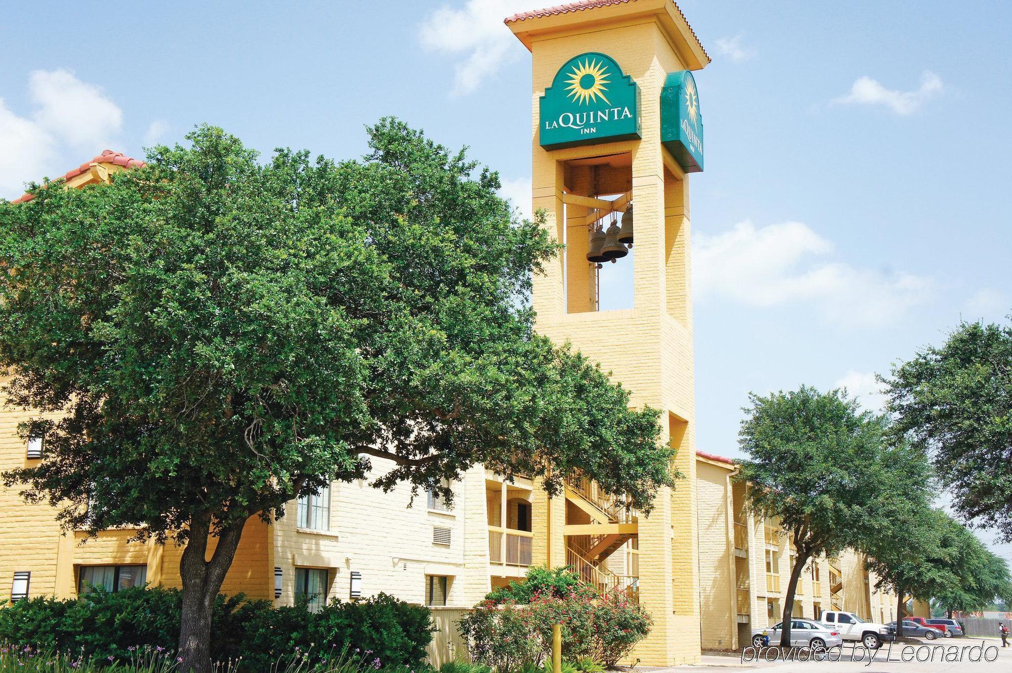 Travelodge By Wyndham Houston Cy-Fair Екстериор снимка