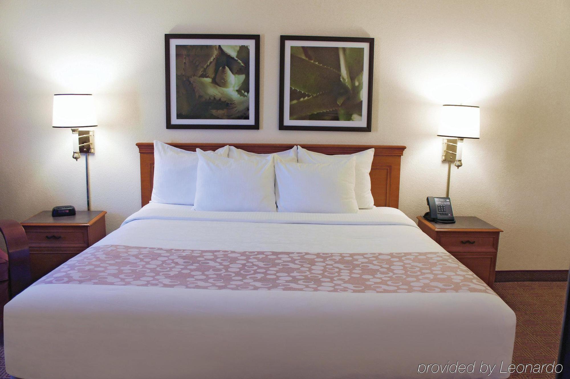Travelodge By Wyndham Houston Cy-Fair Екстериор снимка