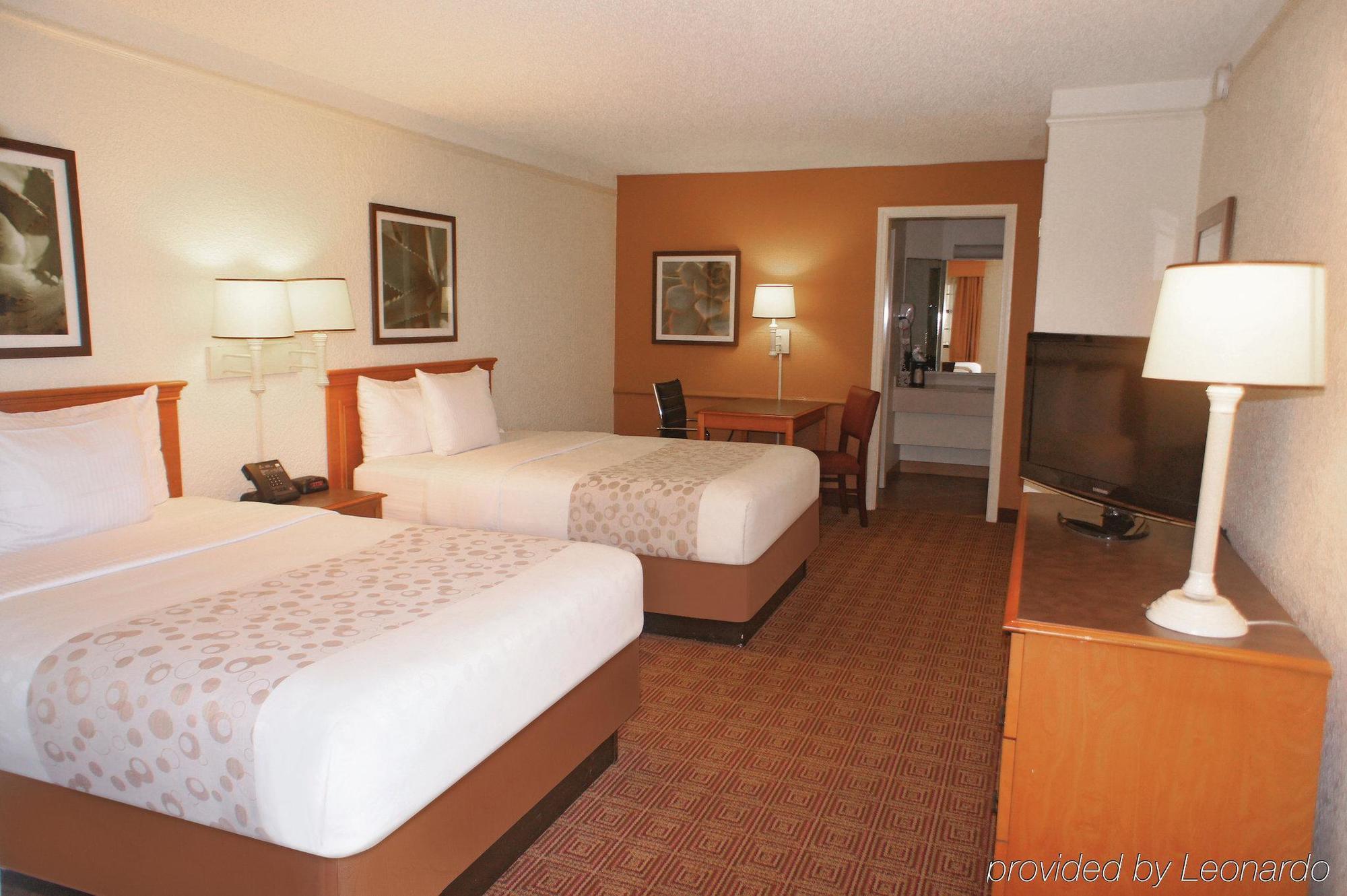 Travelodge By Wyndham Houston Cy-Fair Екстериор снимка