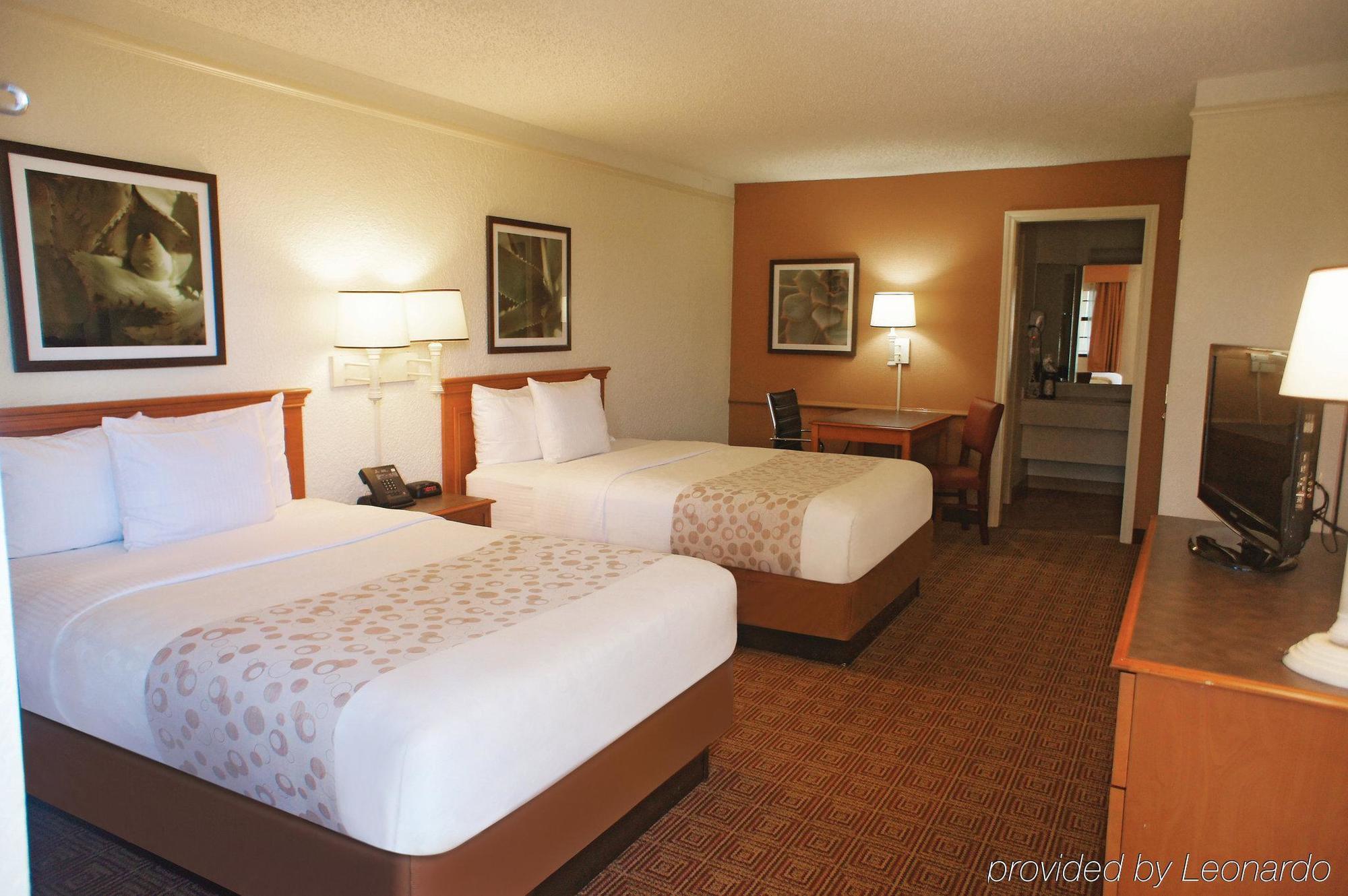 Travelodge By Wyndham Houston Cy-Fair Екстериор снимка