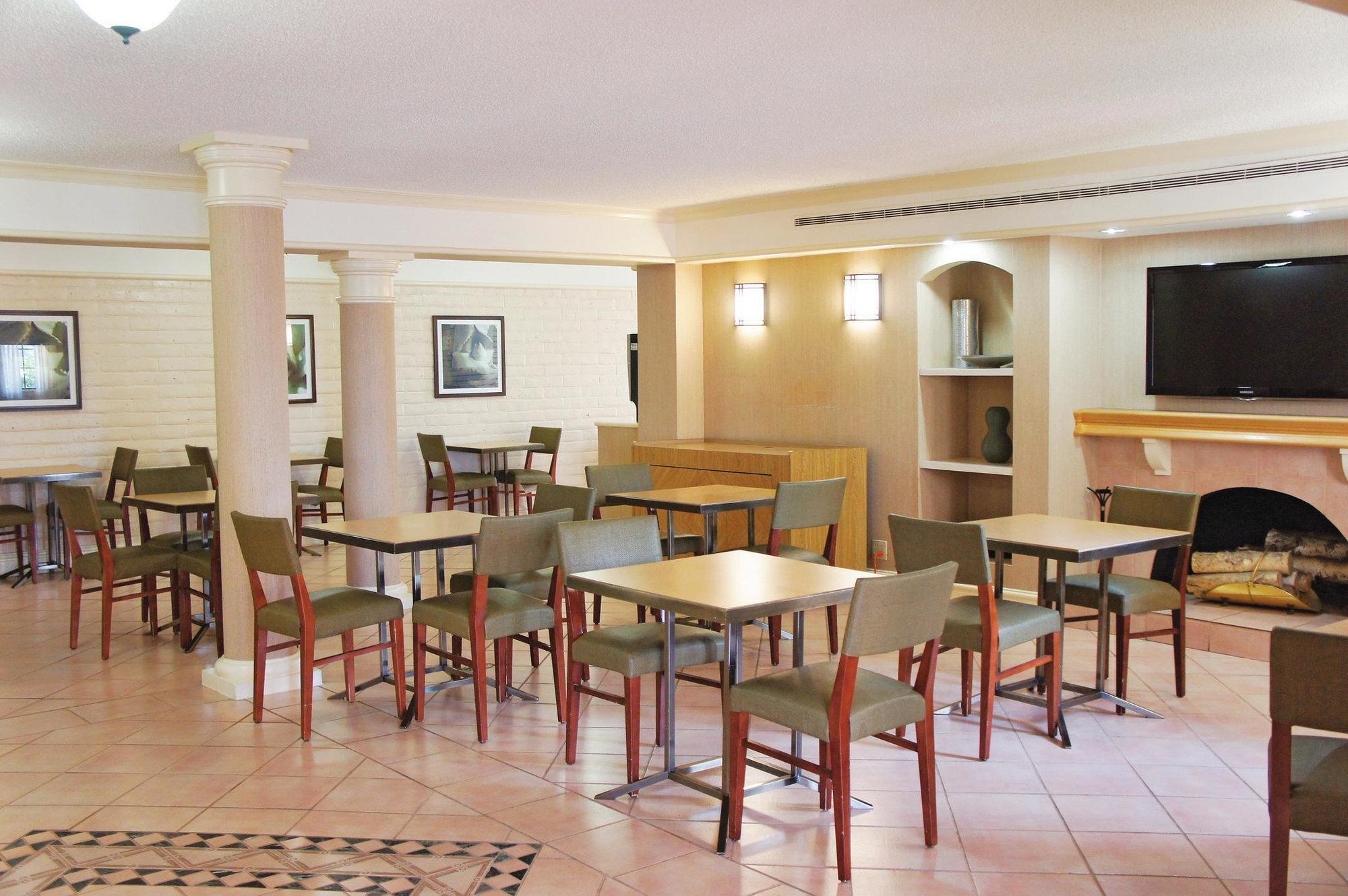 Travelodge By Wyndham Houston Cy-Fair Екстериор снимка