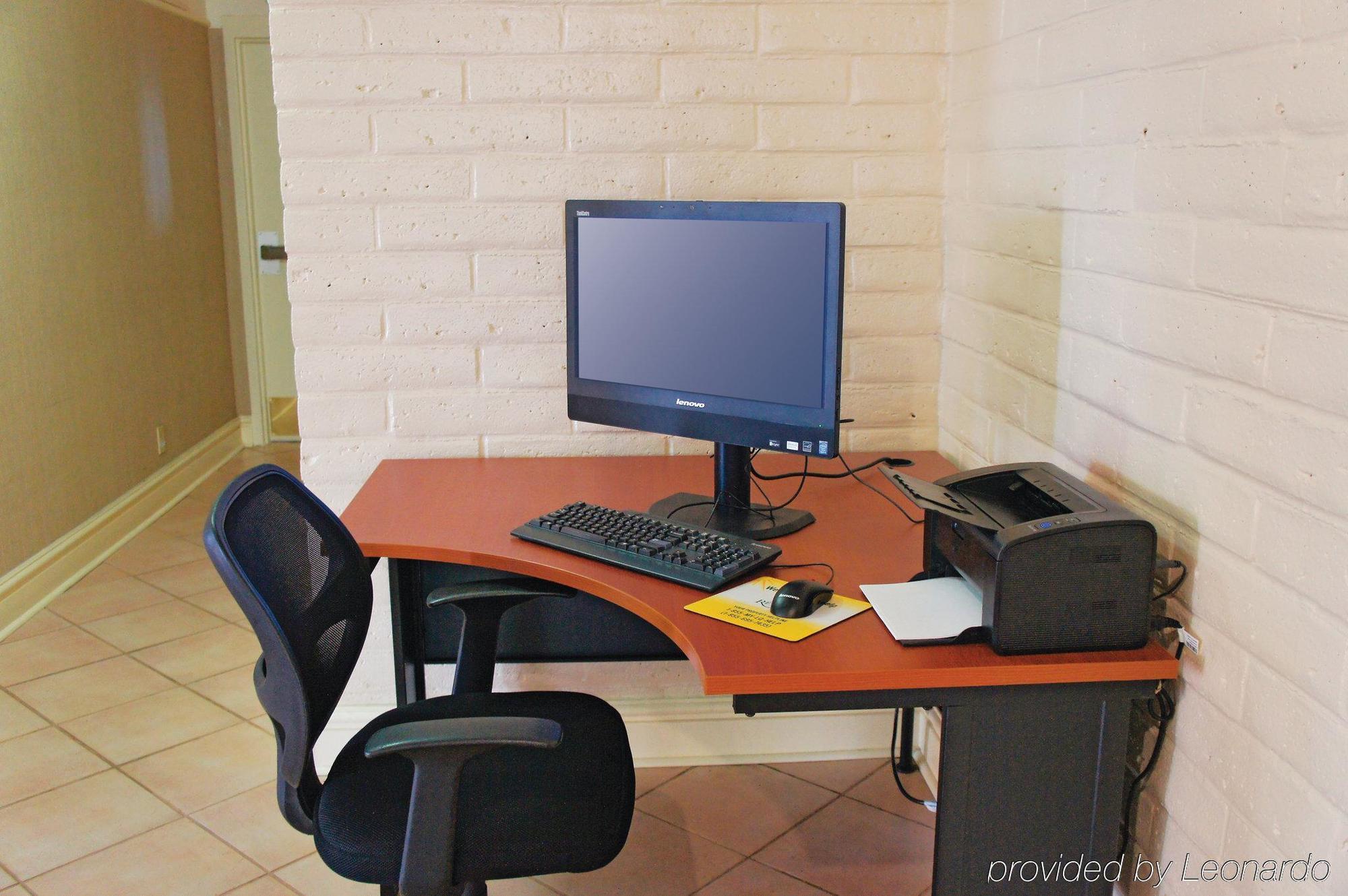 Travelodge By Wyndham Houston Cy-Fair Екстериор снимка