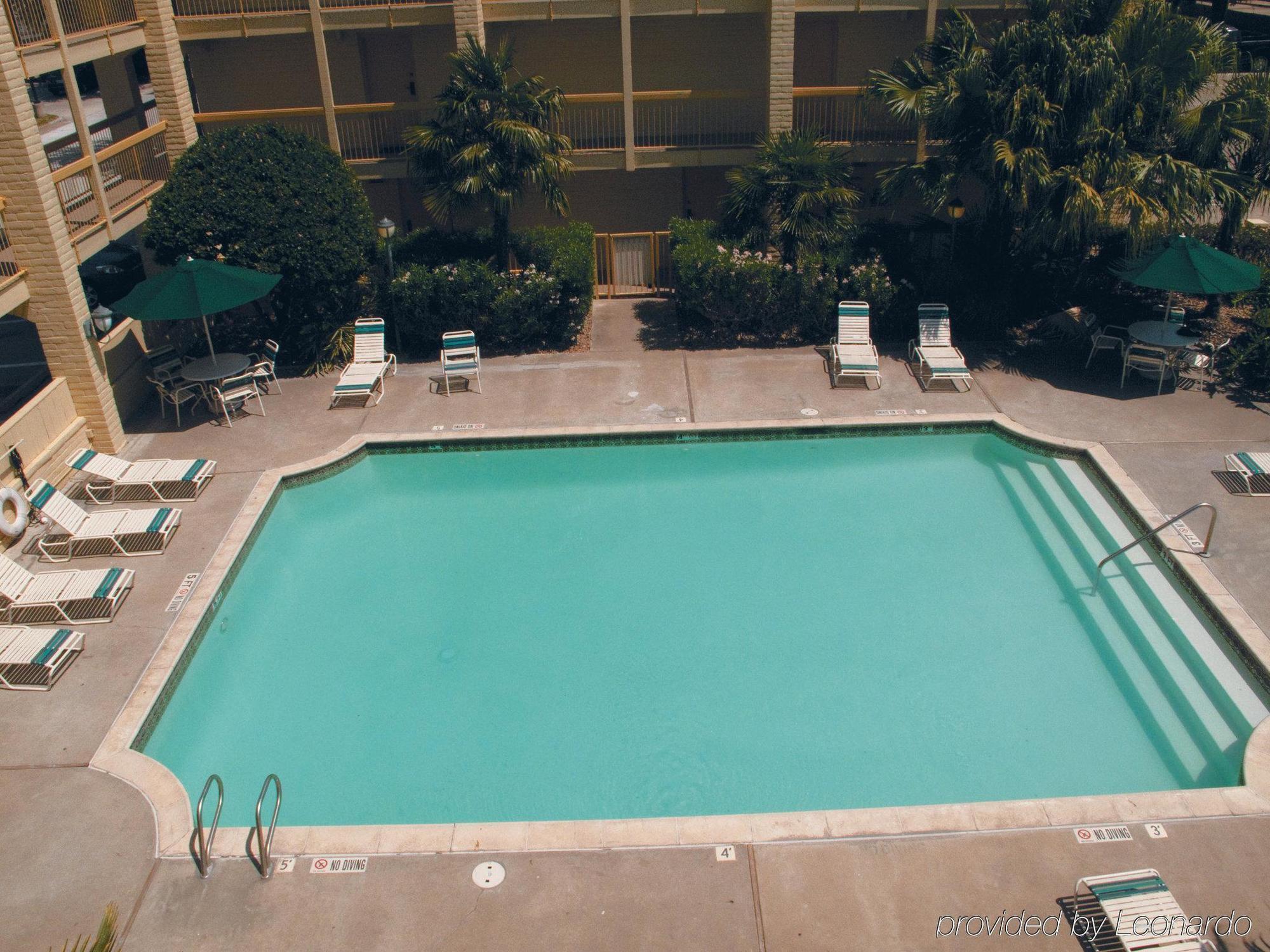 Travelodge By Wyndham Houston Cy-Fair Екстериор снимка